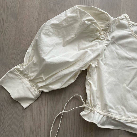 Danielle Bernstein Ivory Cotton Romantic Crop Top with Pouf Sleeves - Picture 4 of 9